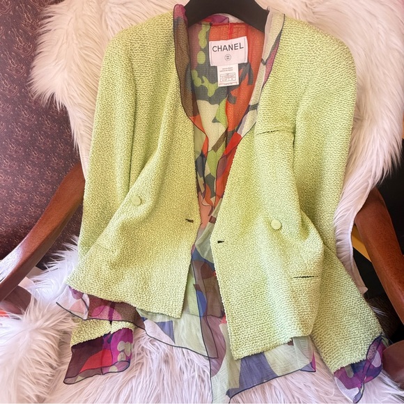 Vintage Chanel Boucle Jacket and Skirt Set 2000 Spring/Summer Runway Collection - Picture 7 of 16